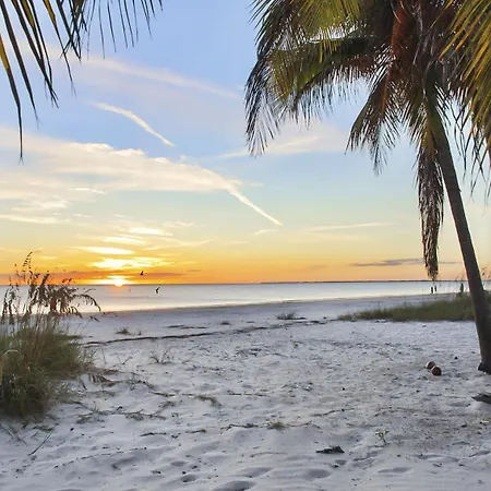 Sandy Toes Cottage By Sun Palace Vacations